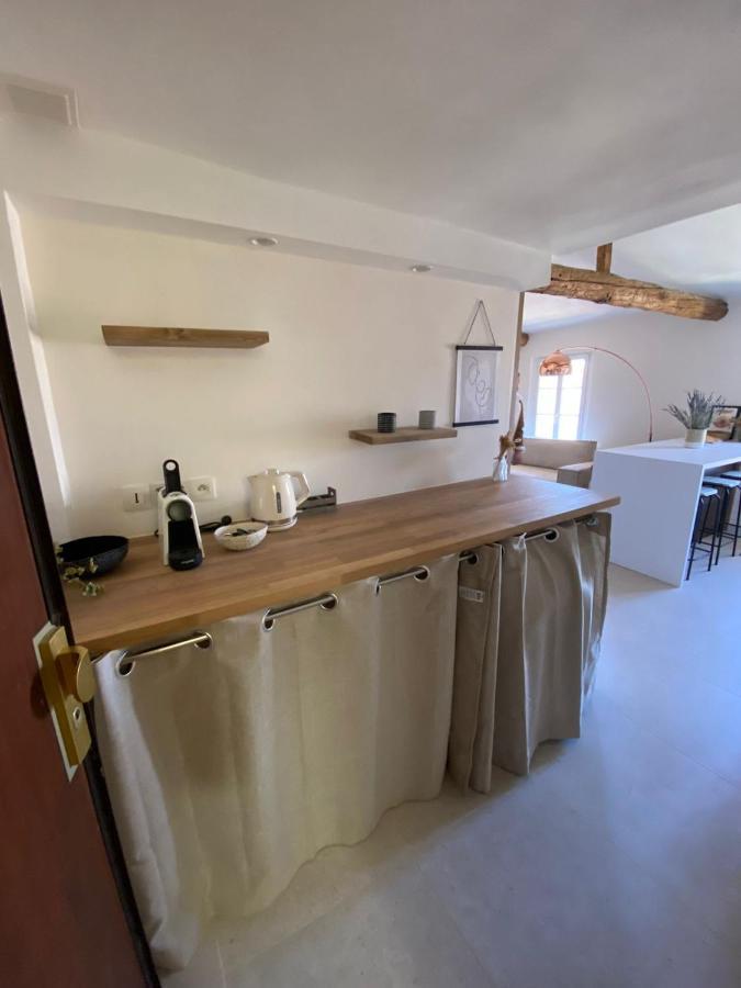 Apartment With Mediterranean Charm In The Heart Of The Provencal Market Antibes Buitenkant foto