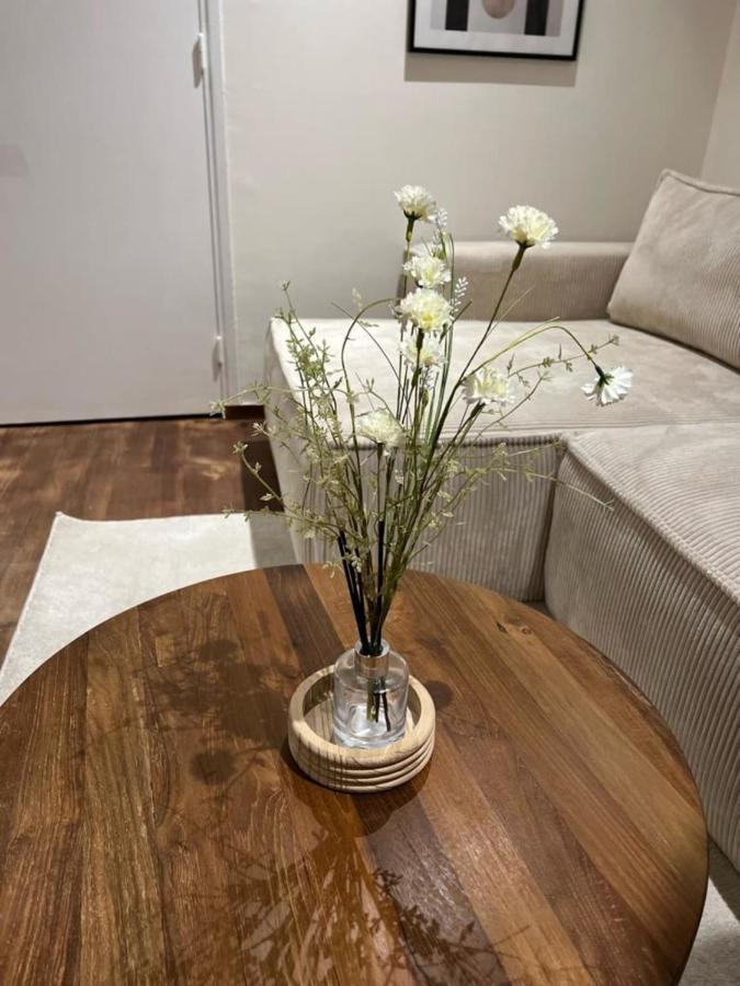 Apartment With Mediterranean Charm In The Heart Of The Provencal Market Antibes Buitenkant foto