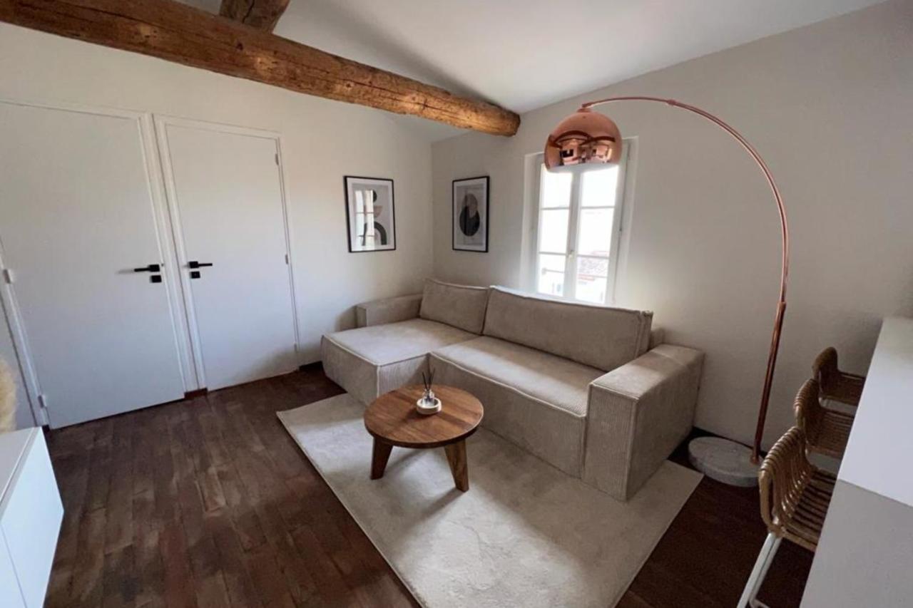Apartment With Mediterranean Charm In The Heart Of The Provencal Market Antibes Buitenkant foto