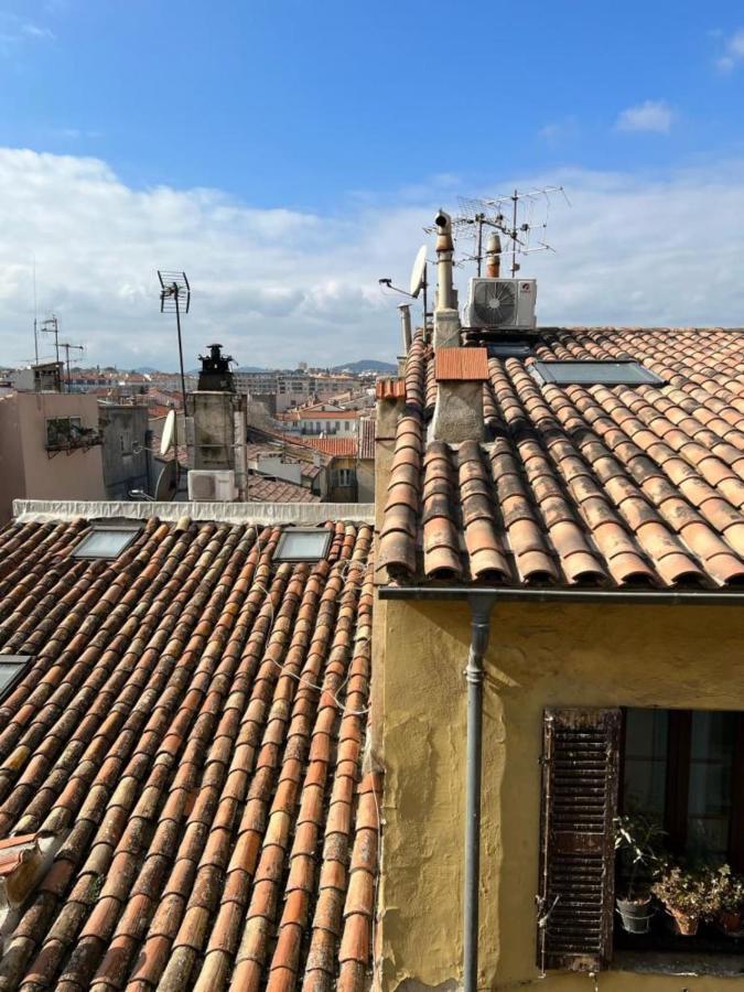 Apartment With Mediterranean Charm In The Heart Of The Provencal Market Antibes Buitenkant foto