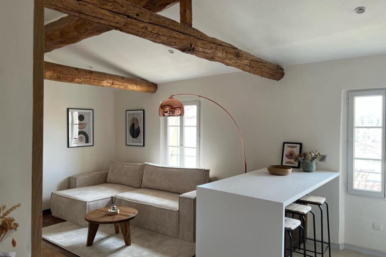 Apartment With Mediterranean Charm In The Heart Of The Provencal Market Antibes Buitenkant foto